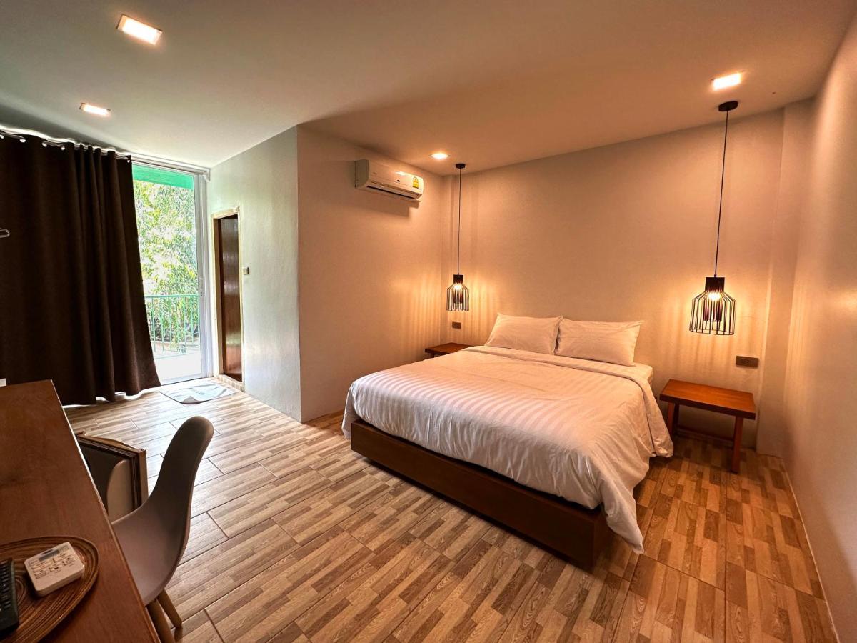 Plernpetch Hotel Surat Thani Exterior foto